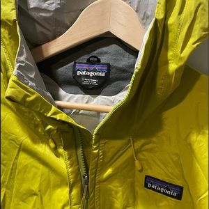 Patagonia Torrentshell Waterproof jacket